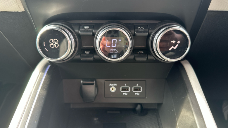 Renault Clio 1.6 E-TECH full hybrid 145 Techno 5dr Auto Hybrid Hatchback